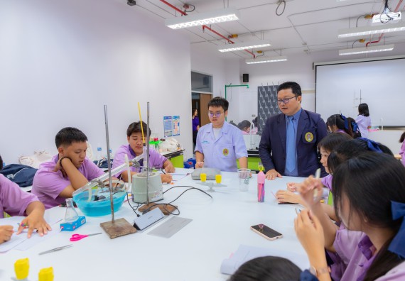 ภาพกิจกรรม คณะวิทยาศาสตร์และเทคโนโลยี มหาวิทยาลัยราชภัฏกำแพงเพชร ร่วมกับโรงเรียนคลองขลุงราษฎร์รังสรรค์ กำหนดจัดกิจกรรมค่ายบูรณาการวิทยาศาสตร์ คณิตศาสตร์และเทคโนโลยีเพื่อส่งเสริมนักเรียนในโครงการห้องเรียนพิเศษ (E-SMART) 