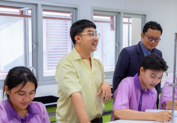 ภาพกิจกรรม คณะวิทยาศาสตร์และเทคโนโลยี มหาวิทยาลัยราชภัฏกำแพงเพชร ร่วมกับโรงเรียนคลองขลุงราษฎร์รังสรรค์ กำหนดจัดกิจกรรมค่ายบูรณาการวิทยาศาสตร์ คณิตศาสตร์และเทคโนโลยีเพื่อส่งเสริมนักเรียนในโครงการห้องเรียนพิเศษ (E-SMART) 