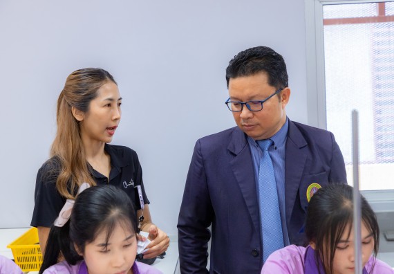 ภาพกิจกรรม คณะวิทยาศาสตร์และเทคโนโลยี มหาวิทยาลัยราชภัฏกำแพงเพชร ร่วมกับโรงเรียนคลองขลุงราษฎร์รังสรรค์ กำหนดจัดกิจกรรมค่ายบูรณาการวิทยาศาสตร์ คณิตศาสตร์และเทคโนโลยีเพื่อส่งเสริมนักเรียนในโครงการห้องเรียนพิเศษ (E-SMART) 