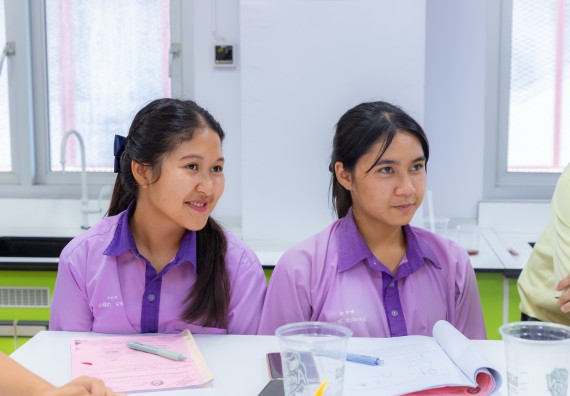 ภาพกิจกรรม คณะวิทยาศาสตร์และเทคโนโลยี มหาวิทยาลัยราชภัฏกำแพงเพชร ร่วมกับโรงเรียนคลองขลุงราษฎร์รังสรรค์ กำหนดจัดกิจกรรมค่ายบูรณาการวิทยาศาสตร์ คณิตศาสตร์และเทคโนโลยีเพื่อส่งเสริมนักเรียนในโครงการห้องเรียนพิเศษ (E-SMART) 