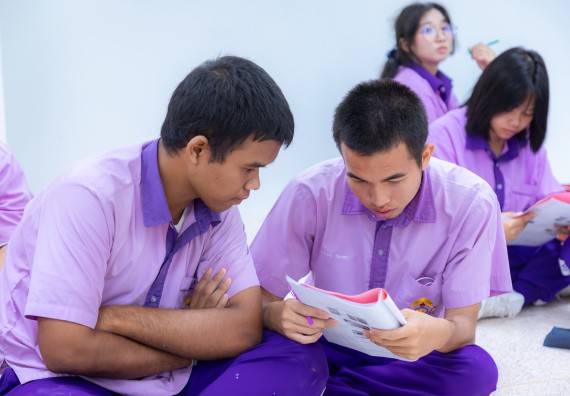 ภาพกิจกรรม คณะวิทยาศาสตร์และเทคโนโลยี มหาวิทยาลัยราชภัฏกำแพงเพชร ร่วมกับโรงเรียนคลองขลุงราษฎร์รังสรรค์ กำหนดจัดกิจกรรมค่ายบูรณาการวิทยาศาสตร์ คณิตศาสตร์และเทคโนโลยีเพื่อส่งเสริมนักเรียนในโครงการห้องเรียนพิเศษ (E-SMART) 