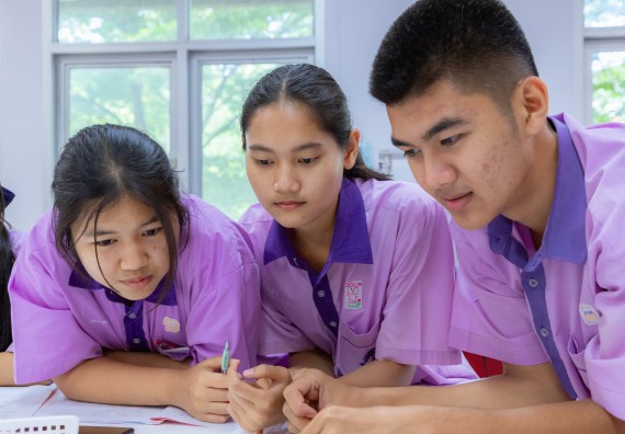 ภาพกิจกรรม คณะวิทยาศาสตร์และเทคโนโลยี มหาวิทยาลัยราชภัฏกำแพงเพชร ร่วมกับโรงเรียนคลองขลุงราษฎร์รังสรรค์ กำหนดจัดกิจกรรมค่ายบูรณาการวิทยาศาสตร์ คณิตศาสตร์และเทคโนโลยีเพื่อส่งเสริมนักเรียนในโครงการห้องเรียนพิเศษ (E-SMART) 