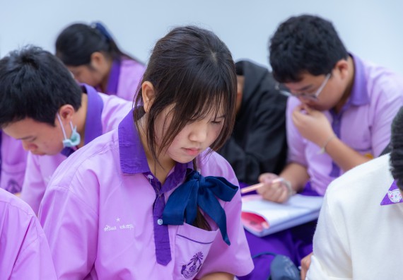 ภาพกิจกรรม คณะวิทยาศาสตร์และเทคโนโลยี มหาวิทยาลัยราชภัฏกำแพงเพชร ร่วมกับโรงเรียนคลองขลุงราษฎร์รังสรรค์ กำหนดจัดกิจกรรมค่ายบูรณาการวิทยาศาสตร์ คณิตศาสตร์และเทคโนโลยีเพื่อส่งเสริมนักเรียนในโครงการห้องเรียนพิเศษ (E-SMART) 