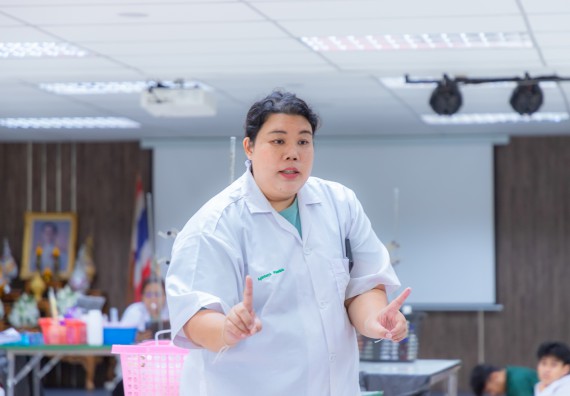 ภาพกิจกรรม คณะวิทยาศาสตร์และเทคโนโลยี มหาวิทยาลัยราชภัฏกำแพงเพชร ร่วมกับโรงเรียนคลองขลุงราษฎร์รังสรรค์ กำหนดจัดกิจกรรมค่ายบูรณาการวิทยาศาสตร์ คณิตศาสตร์และเทคโนโลยีเพื่อส่งเสริมนักเรียนในโครงการห้องเรียนพิเศษ (E-SMART) 