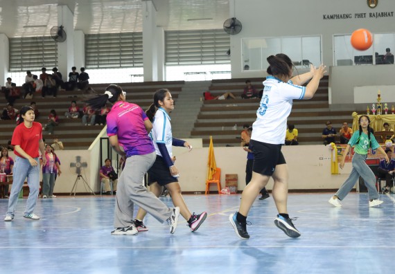 ภาพกิจกรรม  คณะวิทยาศาสตร์และเทคโนโลยี จัดกิจกรรมส่งเสริมสุขภาพสร้างสรรค์ศิลป์นักศึกษา