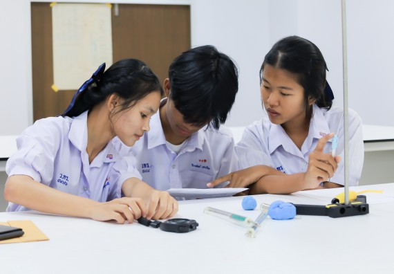 ภาพกิจกรรม   คณะวิทยาศาสตร์และเทคโนโลยี มหาวิทยาลัยราชภัฏกําแพงเพชร จัดการแข่งขันทักษะทางวิทยาศาสตร์และเทคโนโลยี ระดับมัธยมศึกษาตอนต้น ระดับมัธยมศึกษาตอนปลาย ในงานสัปดาห์วิทยาศาสตร์แห่งชาติ ส่วนภูมิภาค ประจำปี 2568