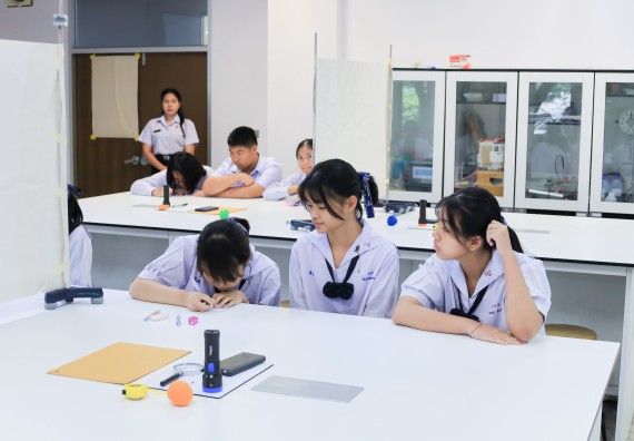 ภาพกิจกรรม   คณะวิทยาศาสตร์และเทคโนโลยี มหาวิทยาลัยราชภัฏกําแพงเพชร จัดการแข่งขันทักษะทางวิทยาศาสตร์และเทคโนโลยี ระดับมัธยมศึกษาตอนต้น ระดับมัธยมศึกษาตอนปลาย ในงานสัปดาห์วิทยาศาสตร์แห่งชาติ ส่วนภูมิภาค ประจำปี 2568