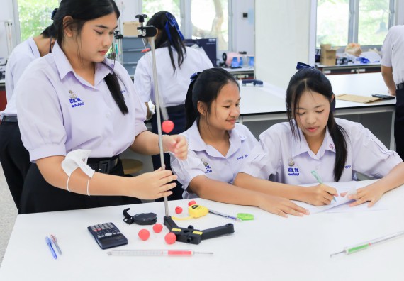 ภาพกิจกรรม   คณะวิทยาศาสตร์และเทคโนโลยี มหาวิทยาลัยราชภัฏกําแพงเพชร จัดการแข่งขันทักษะทางวิทยาศาสตร์และเทคโนโลยี ระดับมัธยมศึกษาตอนต้น ระดับมัธยมศึกษาตอนปลาย ในงานสัปดาห์วิทยาศาสตร์แห่งชาติ ส่วนภูมิภาค ประจำปี 2568