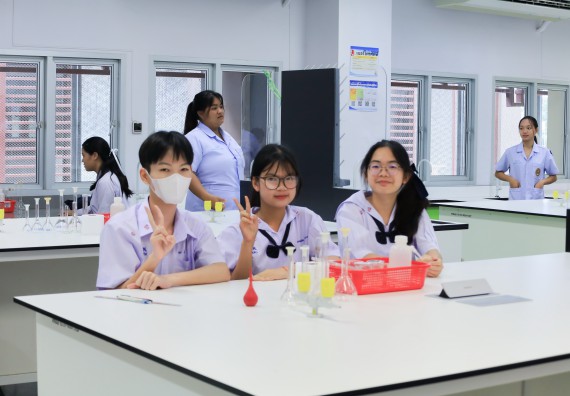 ภาพกิจกรรม   คณะวิทยาศาสตร์และเทคโนโลยี มหาวิทยาลัยราชภัฏกําแพงเพชร จัดการแข่งขันทักษะทางวิทยาศาสตร์และเทคโนโลยี ระดับมัธยมศึกษาตอนต้น ระดับมัธยมศึกษาตอนปลาย ในงานสัปดาห์วิทยาศาสตร์แห่งชาติ ส่วนภูมิภาค ประจำปี 2568