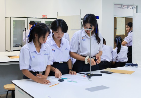 ภาพกิจกรรม   คณะวิทยาศาสตร์และเทคโนโลยี มหาวิทยาลัยราชภัฏกําแพงเพชร จัดการแข่งขันทักษะทางวิทยาศาสตร์และเทคโนโลยี ระดับมัธยมศึกษาตอนต้น ระดับมัธยมศึกษาตอนปลาย ในงานสัปดาห์วิทยาศาสตร์แห่งชาติ ส่วนภูมิภาค ประจำปี 2568