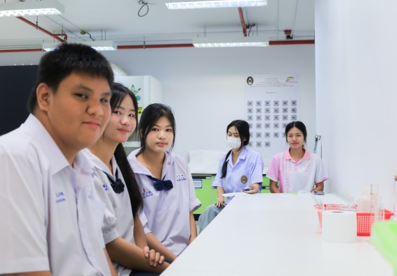 ภาพกิจกรรม   คณะวิทยาศาสตร์และเทคโนโลยี มหาวิทยาลัยราชภัฏกําแพงเพชร จัดการแข่งขันทักษะทางวิทยาศาสตร์และเทคโนโลยี ระดับมัธยมศึกษาตอนต้น ระดับมัธยมศึกษาตอนปลาย ในงานสัปดาห์วิทยาศาสตร์แห่งชาติ ส่วนภูมิภาค ประจำปี 2568