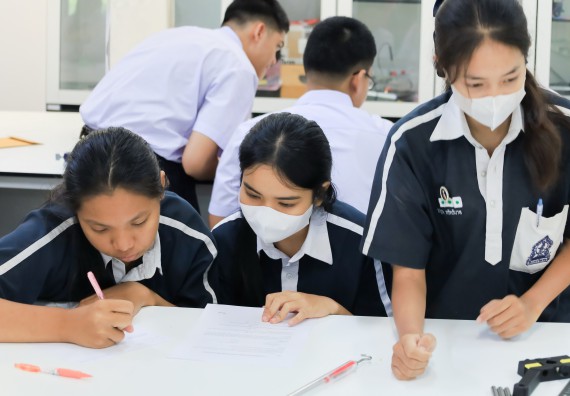 ภาพกิจกรรม   คณะวิทยาศาสตร์และเทคโนโลยี มหาวิทยาลัยราชภัฏกําแพงเพชร จัดการแข่งขันทักษะทางวิทยาศาสตร์และเทคโนโลยี ระดับมัธยมศึกษาตอนต้น ระดับมัธยมศึกษาตอนปลาย ในงานสัปดาห์วิทยาศาสตร์แห่งชาติ ส่วนภูมิภาค ประจำปี 2568