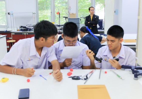 ภาพกิจกรรม   คณะวิทยาศาสตร์และเทคโนโลยี มหาวิทยาลัยราชภัฏกําแพงเพชร จัดการแข่งขันทักษะทางวิทยาศาสตร์และเทคโนโลยี ระดับมัธยมศึกษาตอนต้น ระดับมัธยมศึกษาตอนปลาย ในงานสัปดาห์วิทยาศาสตร์แห่งชาติ ส่วนภูมิภาค ประจำปี 2568