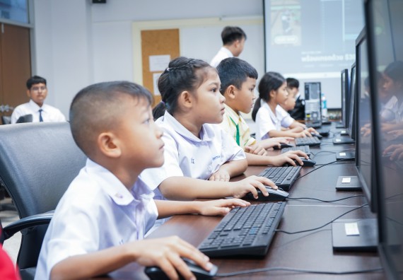 ภาพกิจกรรม  คณะวิทยาศาสตร์และเทคโนโลยี มหาวิทยาลัยราชภัฏกําแพงเพชร จัดการแข่งขันวาดภาพด้วยโปรแกรม Paint ระดับประถมศึกษาตอนต้น ระดับประถมศึกษาตอนปลาย ในงานสัปดาห์วิทยาศาสตร์แห่งชาติ ส่วนภูมิภาค ประจำปี 2568