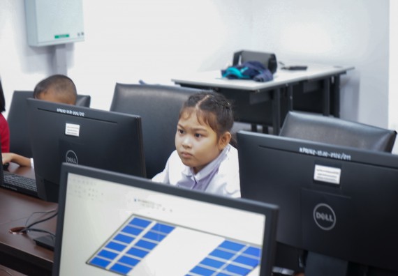 ภาพกิจกรรม  คณะวิทยาศาสตร์และเทคโนโลยี มหาวิทยาลัยราชภัฏกําแพงเพชร จัดการแข่งขันวาดภาพด้วยโปรแกรม Paint ระดับประถมศึกษาตอนต้น ระดับประถมศึกษาตอนปลาย ในงานสัปดาห์วิทยาศาสตร์แห่งชาติ ส่วนภูมิภาค ประจำปี 2568