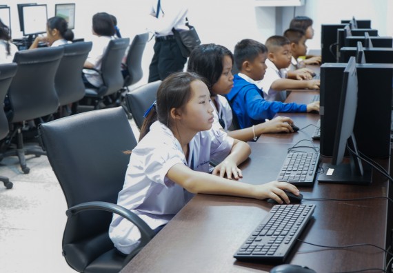 ภาพกิจกรรม  คณะวิทยาศาสตร์และเทคโนโลยี มหาวิทยาลัยราชภัฏกําแพงเพชร จัดการแข่งขันวาดภาพด้วยโปรแกรม Paint ระดับประถมศึกษาตอนต้น ระดับประถมศึกษาตอนปลาย ในงานสัปดาห์วิทยาศาสตร์แห่งชาติ ส่วนภูมิภาค ประจำปี 2568