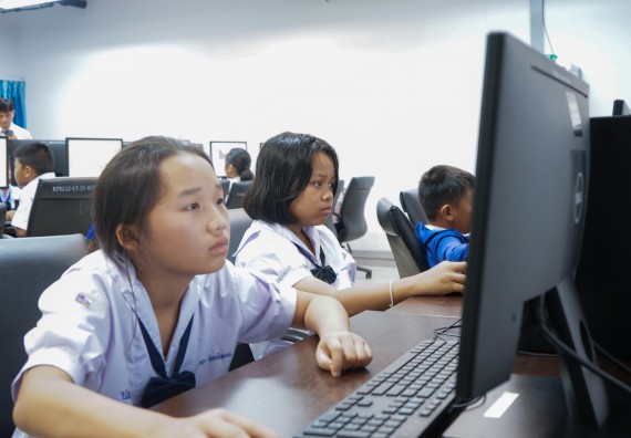 ภาพกิจกรรม  คณะวิทยาศาสตร์และเทคโนโลยี มหาวิทยาลัยราชภัฏกําแพงเพชร จัดการแข่งขันวาดภาพด้วยโปรแกรม Paint ระดับประถมศึกษาตอนต้น ระดับประถมศึกษาตอนปลาย ในงานสัปดาห์วิทยาศาสตร์แห่งชาติ ส่วนภูมิภาค ประจำปี 2568