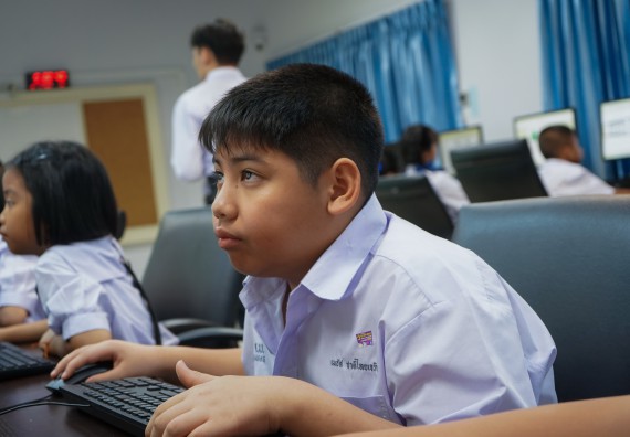 ภาพกิจกรรม  คณะวิทยาศาสตร์และเทคโนโลยี มหาวิทยาลัยราชภัฏกําแพงเพชร จัดการแข่งขันวาดภาพด้วยโปรแกรม Paint ระดับประถมศึกษาตอนต้น ระดับประถมศึกษาตอนปลาย ในงานสัปดาห์วิทยาศาสตร์แห่งชาติ ส่วนภูมิภาค ประจำปี 2568