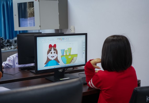 ภาพกิจกรรม  คณะวิทยาศาสตร์และเทคโนโลยี มหาวิทยาลัยราชภัฏกําแพงเพชร จัดการแข่งขันวาดภาพด้วยโปรแกรม Paint ระดับประถมศึกษาตอนต้น ระดับประถมศึกษาตอนปลาย ในงานสัปดาห์วิทยาศาสตร์แห่งชาติ ส่วนภูมิภาค ประจำปี 2568