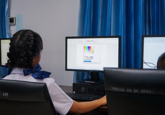 ภาพกิจกรรม  คณะวิทยาศาสตร์และเทคโนโลยี มหาวิทยาลัยราชภัฏกําแพงเพชร จัดการแข่งขันวาดภาพด้วยโปรแกรม Paint ระดับประถมศึกษาตอนต้น ระดับประถมศึกษาตอนปลาย ในงานสัปดาห์วิทยาศาสตร์แห่งชาติ ส่วนภูมิภาค ประจำปี 2568