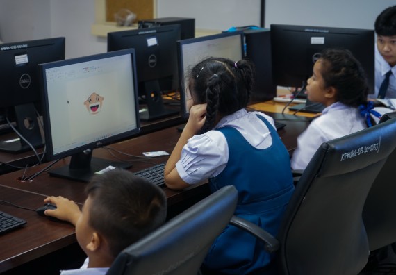 ภาพกิจกรรม  คณะวิทยาศาสตร์และเทคโนโลยี มหาวิทยาลัยราชภัฏกําแพงเพชร จัดการแข่งขันวาดภาพด้วยโปรแกรม Paint ระดับประถมศึกษาตอนต้น ระดับประถมศึกษาตอนปลาย ในงานสัปดาห์วิทยาศาสตร์แห่งชาติ ส่วนภูมิภาค ประจำปี 2568