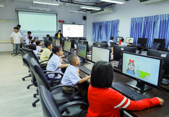 ภาพกิจกรรม  คณะวิทยาศาสตร์และเทคโนโลยี มหาวิทยาลัยราชภัฏกําแพงเพชร จัดการแข่งขันวาดภาพด้วยโปรแกรม Paint ระดับประถมศึกษาตอนต้น ระดับประถมศึกษาตอนปลาย ในงานสัปดาห์วิทยาศาสตร์แห่งชาติ ส่วนภูมิภาค ประจำปี 2568