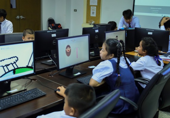 ภาพกิจกรรม  คณะวิทยาศาสตร์และเทคโนโลยี มหาวิทยาลัยราชภัฏกําแพงเพชร จัดการแข่งขันวาดภาพด้วยโปรแกรม Paint ระดับประถมศึกษาตอนต้น ระดับประถมศึกษาตอนปลาย ในงานสัปดาห์วิทยาศาสตร์แห่งชาติ ส่วนภูมิภาค ประจำปี 2568