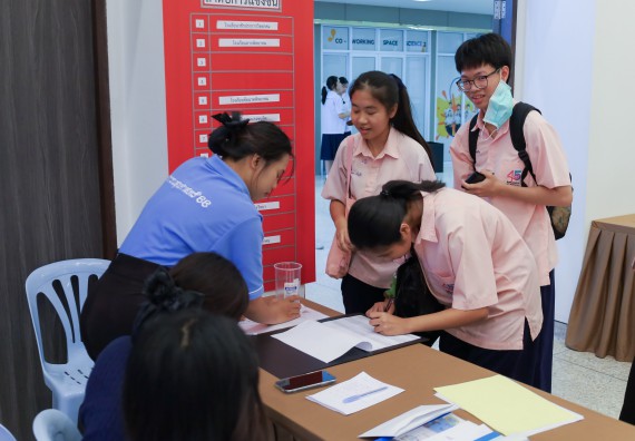 ภาพกิจกรรม   คณะวิทยาศาสตร์และเทคโนโลยี มหาวิทยาลัยราชภัฏกําแพงเพชร จัดการประกวดการแสดงทางวิทยาศาสตร์ (Science Show) ระดับมัธยมศึกษาตอนต้น ระดับมัธยมศึกษาตอนปลาย ในงานสัปดาห์วิทยาศาสตร์แห่งชาติ ส่วนภูมิภาค ประจำปี 2568