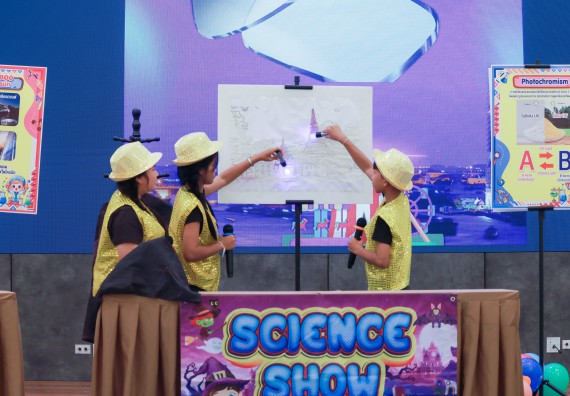 ภาพกิจกรรม   คณะวิทยาศาสตร์และเทคโนโลยี มหาวิทยาลัยราชภัฏกําแพงเพชร จัดการประกวดการแสดงทางวิทยาศาสตร์ (Science Show) ระดับมัธยมศึกษาตอนต้น ระดับมัธยมศึกษาตอนปลาย ในงานสัปดาห์วิทยาศาสตร์แห่งชาติ ส่วนภูมิภาค ประจำปี 2568