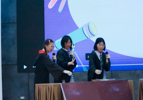 ภาพกิจกรรม   คณะวิทยาศาสตร์และเทคโนโลยี มหาวิทยาลัยราชภัฏกําแพงเพชร จัดการประกวดการแสดงทางวิทยาศาสตร์ (Science Show) ระดับมัธยมศึกษาตอนต้น ระดับมัธยมศึกษาตอนปลาย ในงานสัปดาห์วิทยาศาสตร์แห่งชาติ ส่วนภูมิภาค ประจำปี 2568