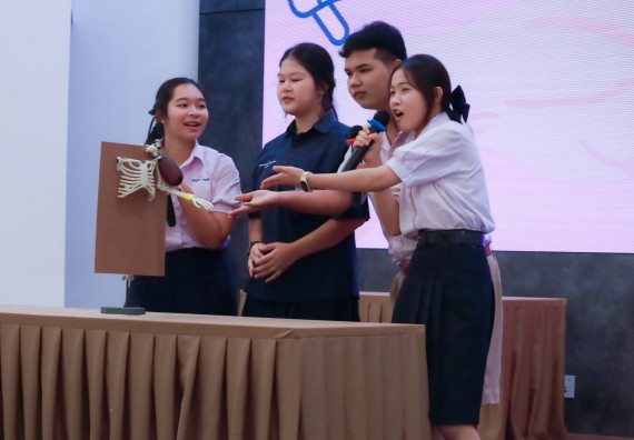 ภาพกิจกรรม   คณะวิทยาศาสตร์และเทคโนโลยี มหาวิทยาลัยราชภัฏกําแพงเพชร จัดการประกวดการแสดงทางวิทยาศาสตร์ (Science Show) ระดับมัธยมศึกษาตอนต้น ระดับมัธยมศึกษาตอนปลาย ในงานสัปดาห์วิทยาศาสตร์แห่งชาติ ส่วนภูมิภาค ประจำปี 2568