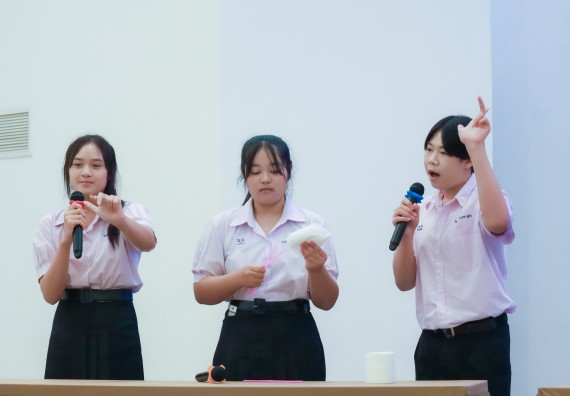 ภาพกิจกรรม   คณะวิทยาศาสตร์และเทคโนโลยี มหาวิทยาลัยราชภัฏกําแพงเพชร จัดการประกวดการแสดงทางวิทยาศาสตร์ (Science Show) ระดับมัธยมศึกษาตอนต้น ระดับมัธยมศึกษาตอนปลาย ในงานสัปดาห์วิทยาศาสตร์แห่งชาติ ส่วนภูมิภาค ประจำปี 2568