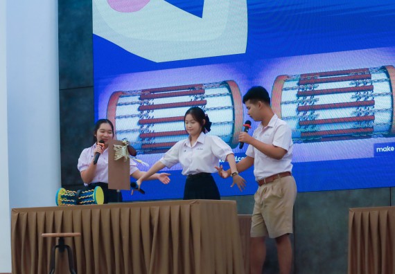 ภาพกิจกรรม   คณะวิทยาศาสตร์และเทคโนโลยี มหาวิทยาลัยราชภัฏกําแพงเพชร จัดการประกวดการแสดงทางวิทยาศาสตร์ (Science Show) ระดับมัธยมศึกษาตอนต้น ระดับมัธยมศึกษาตอนปลาย ในงานสัปดาห์วิทยาศาสตร์แห่งชาติ ส่วนภูมิภาค ประจำปี 2568