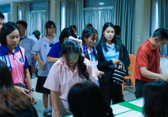 ภาพกิจกรรม  คณะวิทยาศาสตร์และเทคโนโลยี มหาวิทยาลัยราชภัฏกําแพงเพชร จัดการประกวดภาพวาดจินตนาการทางวิทยาศาสตร์ ระดับประถมศึกษาตอนปลาย ระดับมัธยมศึกษาตอนต้น ระดับมัธยมศึกษาตอนปลาย ในงานสัปดาห์วิทยาศาสตร์แห่งชาติ ส่วนภูมิภาค ประจำปี 2568