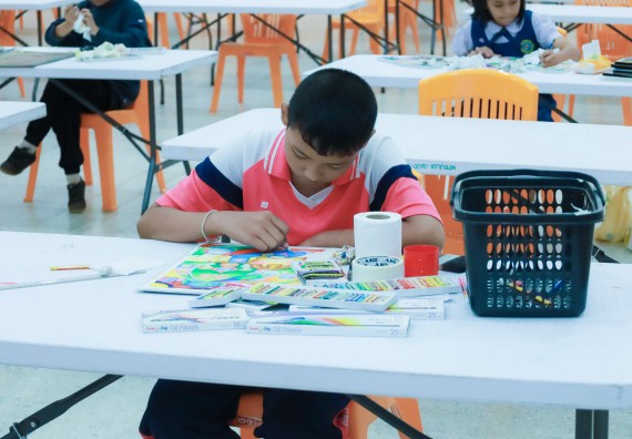 ภาพกิจกรรม  คณะวิทยาศาสตร์และเทคโนโลยี มหาวิทยาลัยราชภัฏกําแพงเพชร จัดการประกวดภาพวาดจินตนาการทางวิทยาศาสตร์ ระดับประถมศึกษาตอนปลาย ระดับมัธยมศึกษาตอนต้น ระดับมัธยมศึกษาตอนปลาย ในงานสัปดาห์วิทยาศาสตร์แห่งชาติ ส่วนภูมิภาค ประจำปี 2568