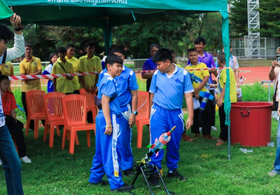 ภาพกิจกรรม  คณะวิทยาศาสตร์และเทคโนโลยี มหาวิทยาลัยราชภัฏกําแพงเพชร จัดการแข่งขันจรวดขวดน้ำ ระดับประถมศึกษา ระดับมัธยมศึกษาตอนต้น ระดับมัธยมศึกษาตอนปลาย ในงานสัปดาห์วิทยาศาสตร์แห่งชาติ ส่วนภูมิภาค ประจำปี 2568