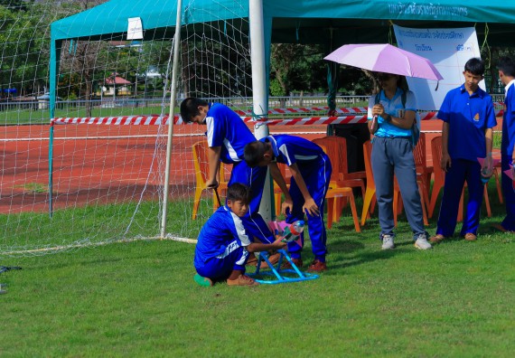 ภาพกิจกรรม  คณะวิทยาศาสตร์และเทคโนโลยี มหาวิทยาลัยราชภัฏกําแพงเพชร จัดการแข่งขันจรวดขวดน้ำ ระดับประถมศึกษา ระดับมัธยมศึกษาตอนต้น ระดับมัธยมศึกษาตอนปลาย ในงานสัปดาห์วิทยาศาสตร์แห่งชาติ ส่วนภูมิภาค ประจำปี 2568