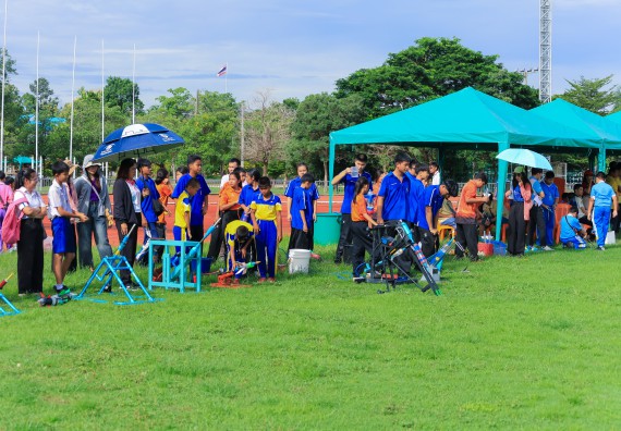 ภาพกิจกรรม  คณะวิทยาศาสตร์และเทคโนโลยี มหาวิทยาลัยราชภัฏกําแพงเพชร จัดการแข่งขันจรวดขวดน้ำ ระดับประถมศึกษา ระดับมัธยมศึกษาตอนต้น ระดับมัธยมศึกษาตอนปลาย ในงานสัปดาห์วิทยาศาสตร์แห่งชาติ ส่วนภูมิภาค ประจำปี 2568