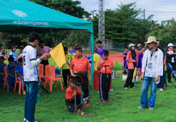 ภาพกิจกรรม  คณะวิทยาศาสตร์และเทคโนโลยี มหาวิทยาลัยราชภัฏกําแพงเพชร จัดการแข่งขันจรวดขวดน้ำ ระดับประถมศึกษา ระดับมัธยมศึกษาตอนต้น ระดับมัธยมศึกษาตอนปลาย ในงานสัปดาห์วิทยาศาสตร์แห่งชาติ ส่วนภูมิภาค ประจำปี 2568