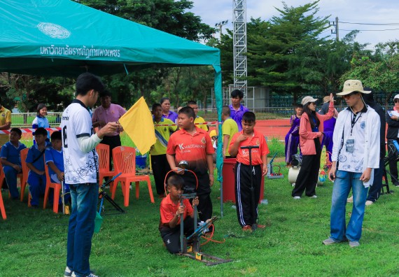 ภาพกิจกรรม  คณะวิทยาศาสตร์และเทคโนโลยี มหาวิทยาลัยราชภัฏกําแพงเพชร จัดการแข่งขันจรวดขวดน้ำ ระดับประถมศึกษา ระดับมัธยมศึกษาตอนต้น ระดับมัธยมศึกษาตอนปลาย ในงานสัปดาห์วิทยาศาสตร์แห่งชาติ ส่วนภูมิภาค ประจำปี 2568