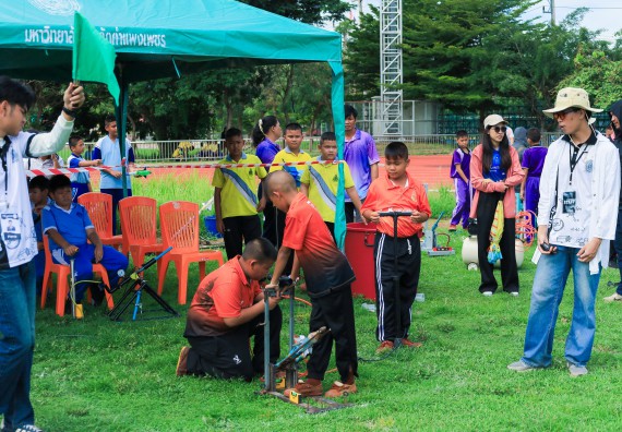 ภาพกิจกรรม  คณะวิทยาศาสตร์และเทคโนโลยี มหาวิทยาลัยราชภัฏกําแพงเพชร จัดการแข่งขันจรวดขวดน้ำ ระดับประถมศึกษา ระดับมัธยมศึกษาตอนต้น ระดับมัธยมศึกษาตอนปลาย ในงานสัปดาห์วิทยาศาสตร์แห่งชาติ ส่วนภูมิภาค ประจำปี 2568