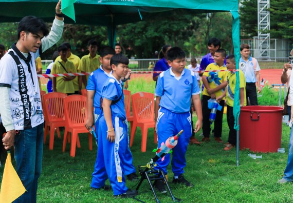 ภาพกิจกรรม  คณะวิทยาศาสตร์และเทคโนโลยี มหาวิทยาลัยราชภัฏกําแพงเพชร จัดการแข่งขันจรวดขวดน้ำ ระดับประถมศึกษา ระดับมัธยมศึกษาตอนต้น ระดับมัธยมศึกษาตอนปลาย ในงานสัปดาห์วิทยาศาสตร์แห่งชาติ ส่วนภูมิภาค ประจำปี 2568