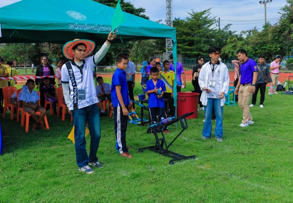 ภาพกิจกรรม  คณะวิทยาศาสตร์และเทคโนโลยี มหาวิทยาลัยราชภัฏกําแพงเพชร จัดการแข่งขันจรวดขวดน้ำ ระดับประถมศึกษา ระดับมัธยมศึกษาตอนต้น ระดับมัธยมศึกษาตอนปลาย ในงานสัปดาห์วิทยาศาสตร์แห่งชาติ ส่วนภูมิภาค ประจำปี 2568