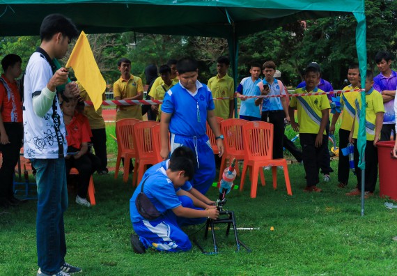 ภาพกิจกรรม  คณะวิทยาศาสตร์และเทคโนโลยี มหาวิทยาลัยราชภัฏกําแพงเพชร จัดการแข่งขันจรวดขวดน้ำ ระดับประถมศึกษา ระดับมัธยมศึกษาตอนต้น ระดับมัธยมศึกษาตอนปลาย ในงานสัปดาห์วิทยาศาสตร์แห่งชาติ ส่วนภูมิภาค ประจำปี 2568