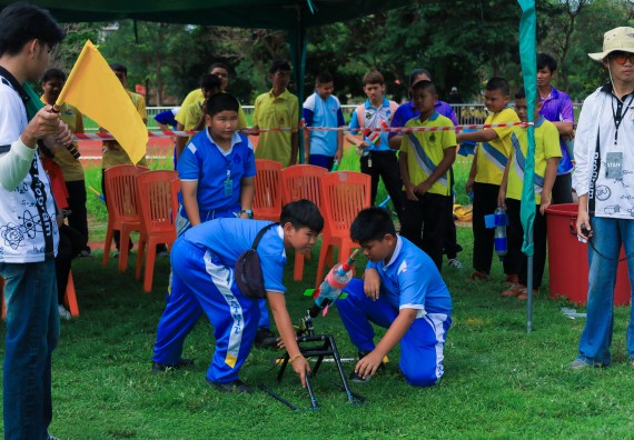 ภาพกิจกรรม  คณะวิทยาศาสตร์และเทคโนโลยี มหาวิทยาลัยราชภัฏกําแพงเพชร จัดการแข่งขันจรวดขวดน้ำ ระดับประถมศึกษา ระดับมัธยมศึกษาตอนต้น ระดับมัธยมศึกษาตอนปลาย ในงานสัปดาห์วิทยาศาสตร์แห่งชาติ ส่วนภูมิภาค ประจำปี 2568
