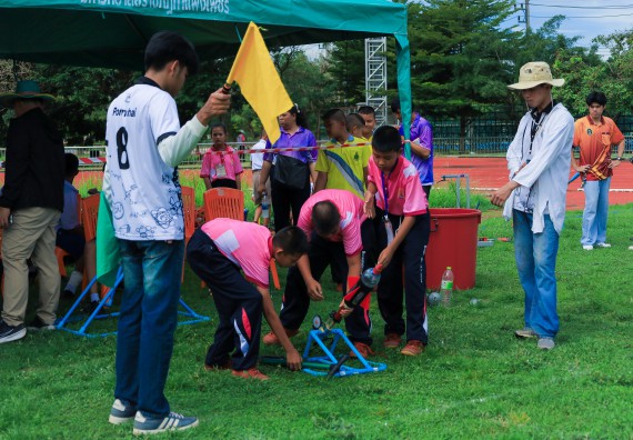 ภาพกิจกรรม  คณะวิทยาศาสตร์และเทคโนโลยี มหาวิทยาลัยราชภัฏกําแพงเพชร จัดการแข่งขันจรวดขวดน้ำ ระดับประถมศึกษา ระดับมัธยมศึกษาตอนต้น ระดับมัธยมศึกษาตอนปลาย ในงานสัปดาห์วิทยาศาสตร์แห่งชาติ ส่วนภูมิภาค ประจำปี 2568
