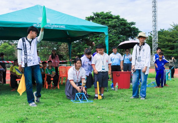 ภาพกิจกรรม  คณะวิทยาศาสตร์และเทคโนโลยี มหาวิทยาลัยราชภัฏกําแพงเพชร จัดการแข่งขันจรวดขวดน้ำ ระดับประถมศึกษา ระดับมัธยมศึกษาตอนต้น ระดับมัธยมศึกษาตอนปลาย ในงานสัปดาห์วิทยาศาสตร์แห่งชาติ ส่วนภูมิภาค ประจำปี 2568