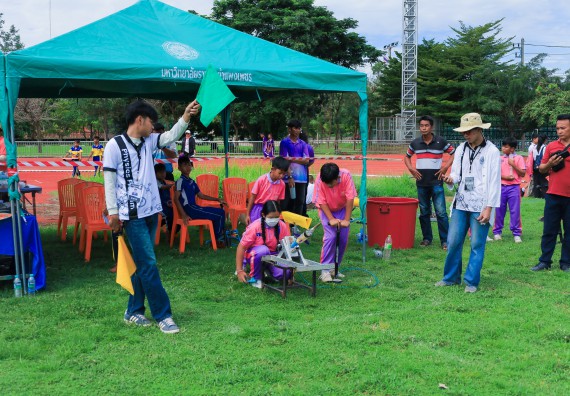 ภาพกิจกรรม  คณะวิทยาศาสตร์และเทคโนโลยี มหาวิทยาลัยราชภัฏกําแพงเพชร จัดการแข่งขันจรวดขวดน้ำ ระดับประถมศึกษา ระดับมัธยมศึกษาตอนต้น ระดับมัธยมศึกษาตอนปลาย ในงานสัปดาห์วิทยาศาสตร์แห่งชาติ ส่วนภูมิภาค ประจำปี 2568