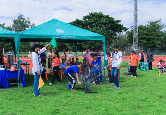 ภาพกิจกรรม  คณะวิทยาศาสตร์และเทคโนโลยี มหาวิทยาลัยราชภัฏกําแพงเพชร จัดการแข่งขันจรวดขวดน้ำ ระดับประถมศึกษา ระดับมัธยมศึกษาตอนต้น ระดับมัธยมศึกษาตอนปลาย ในงานสัปดาห์วิทยาศาสตร์แห่งชาติ ส่วนภูมิภาค ประจำปี 2568