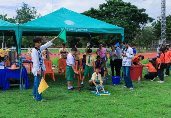ภาพกิจกรรม  คณะวิทยาศาสตร์และเทคโนโลยี มหาวิทยาลัยราชภัฏกําแพงเพชร จัดการแข่งขันจรวดขวดน้ำ ระดับประถมศึกษา ระดับมัธยมศึกษาตอนต้น ระดับมัธยมศึกษาตอนปลาย ในงานสัปดาห์วิทยาศาสตร์แห่งชาติ ส่วนภูมิภาค ประจำปี 2568
